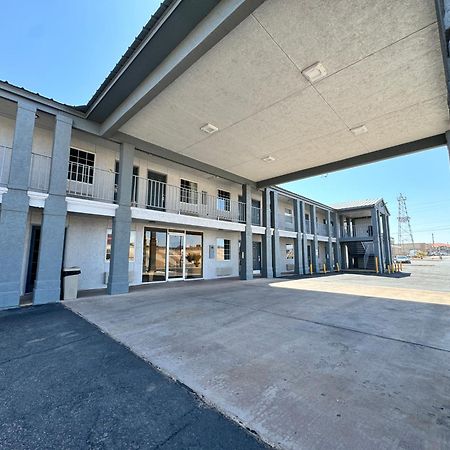 Super 8 By Wyndham Van Horn Exterior photo